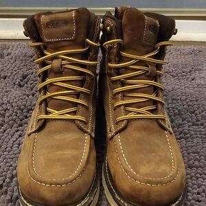 Keen Men's Brown Leather Moc Toe Boots with Yellow Laces